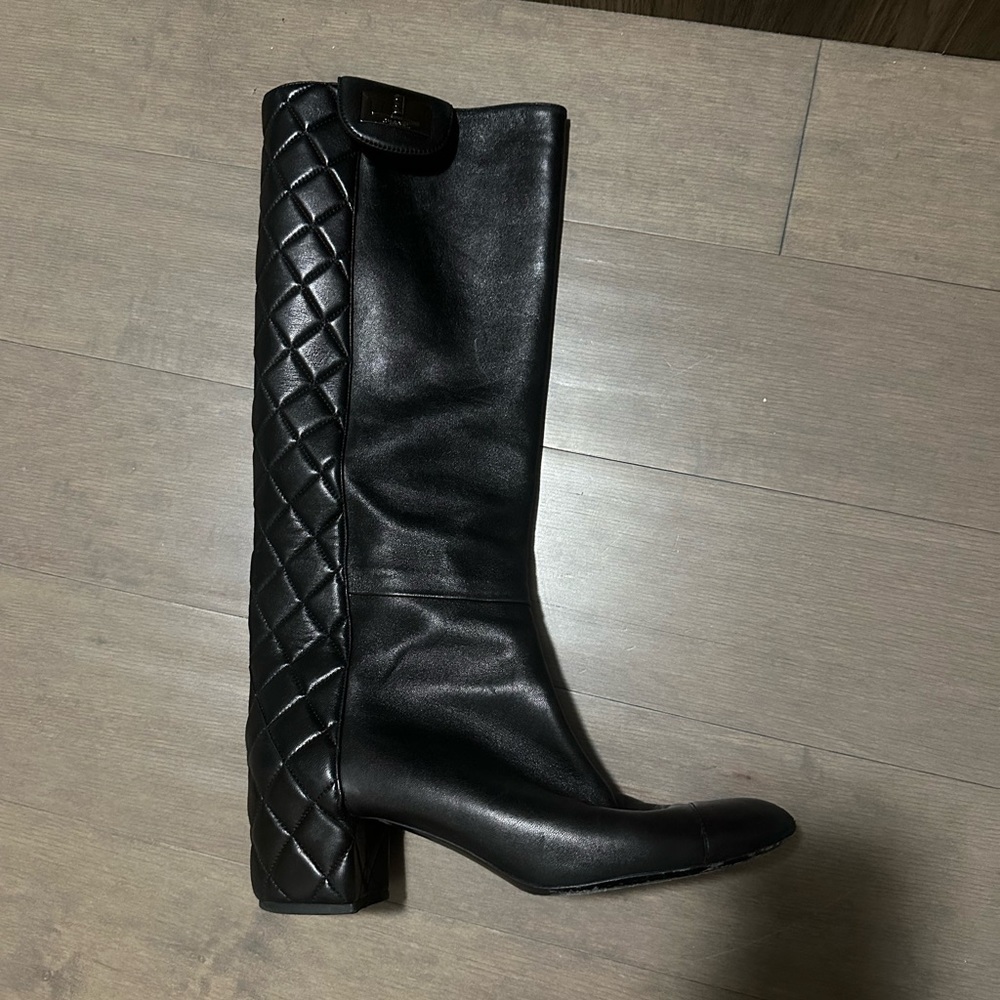 Very cute Vintage Chanel boots!